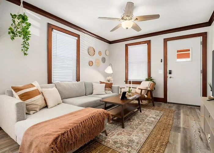 Mid-century Bohemian Escape Casa de férias Peoria Heights